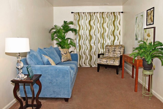 2_BG9TJ3_still_lr.jpg - Pipers Landing Apartments
