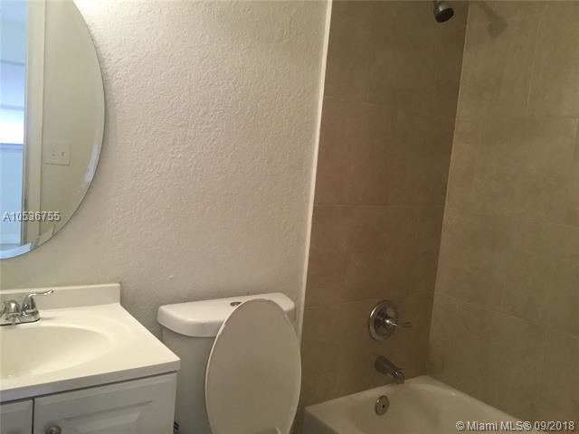 Foto del edificio - 2737 NW 27th St