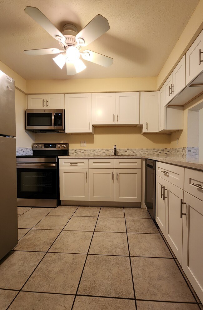 Foto del edificio - 2306 S Cypress Bend Dr