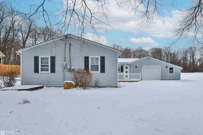 Building Photo - Charming Newly Renovated Ranch-Style Home ...