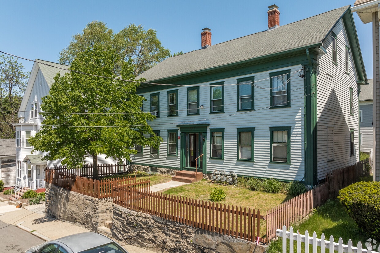 Primary Photo - 221 Cato St