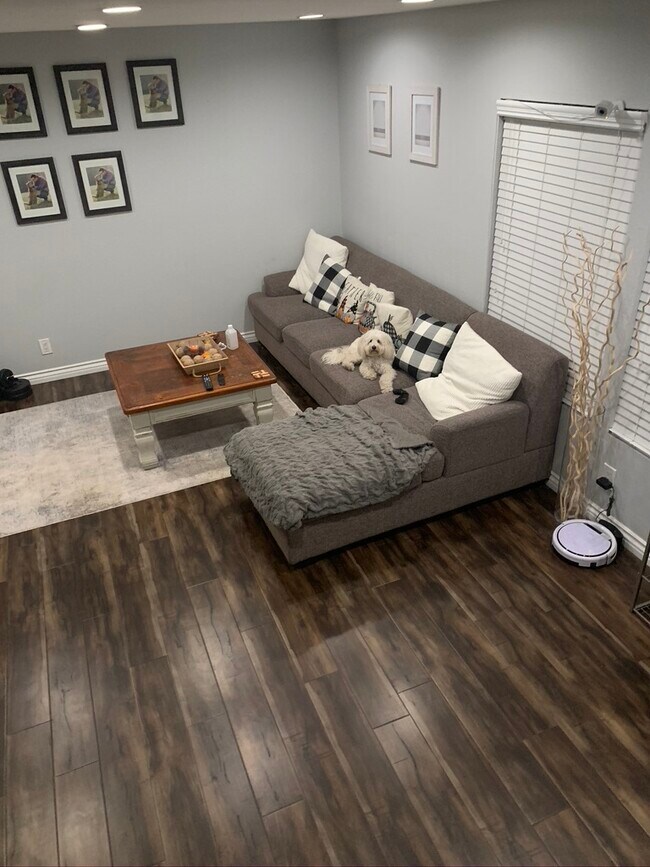 Living Room - 20119 Leadwell St