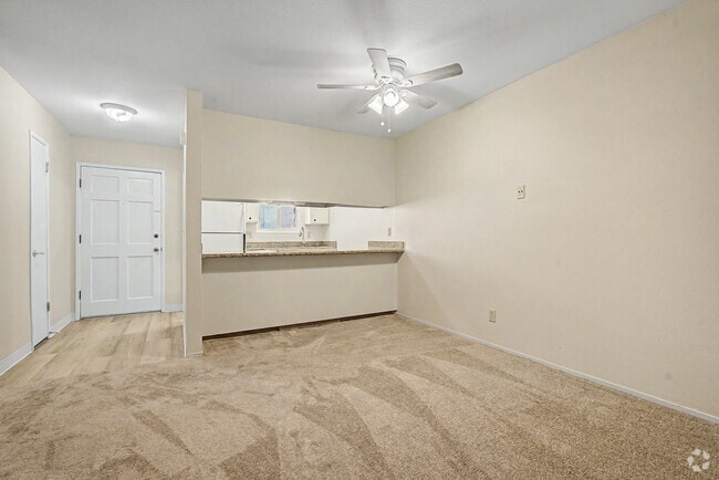 2BR, 1BA - 1050SF - Dining Room - Fairway Arms Apartments