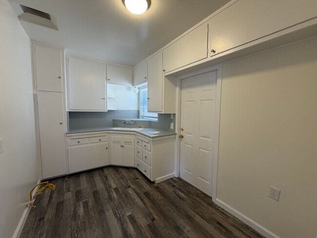 Foto del edificio - Cozy 1bd 1 ba Available NOW