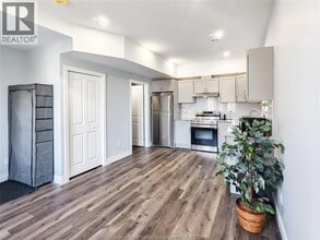 Building Photo - 1015-1015 California Ave