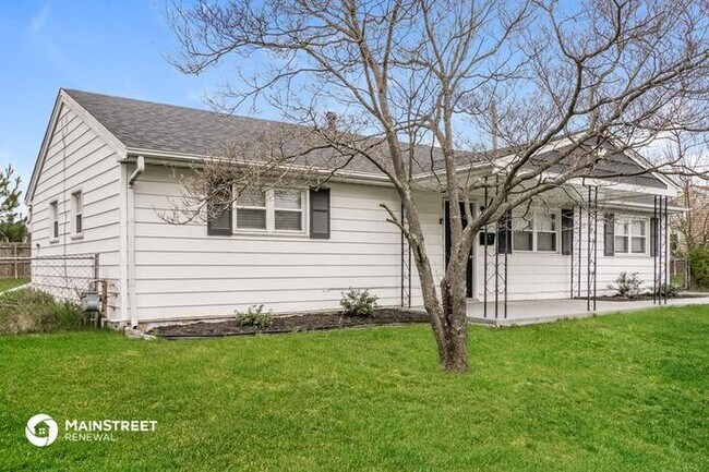Foto del edificio - 9906 ANITA BLVD, LOUISVILLE, KY 40272