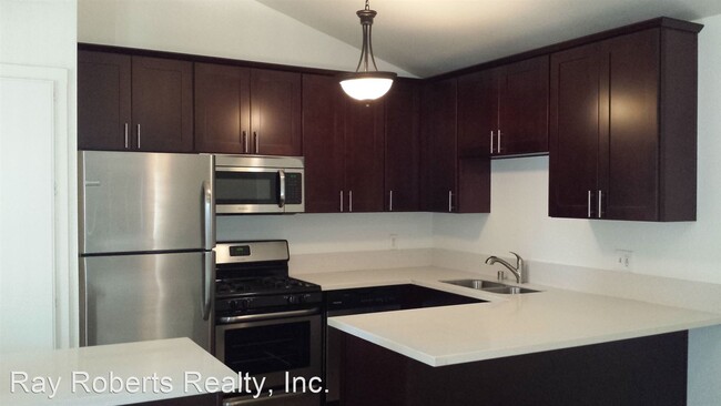 Building Photo - 5092-5112 Pearce Drive