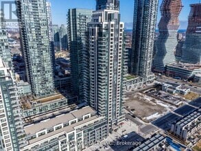 Building Photo - 4055-4055 Parkside Village Dr