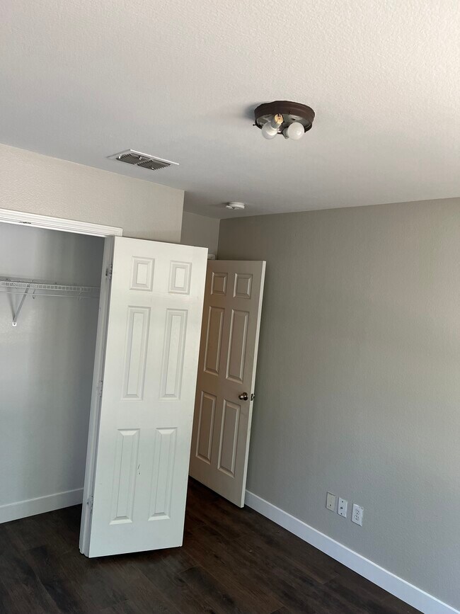 Foto del edificio - 1821 Trego Dr