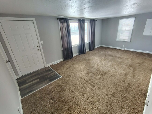 Building Photo - 4190 S Linden Rd