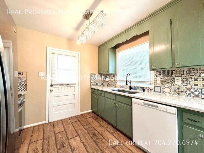 Foto del edificio - 4008 Irvington Dr