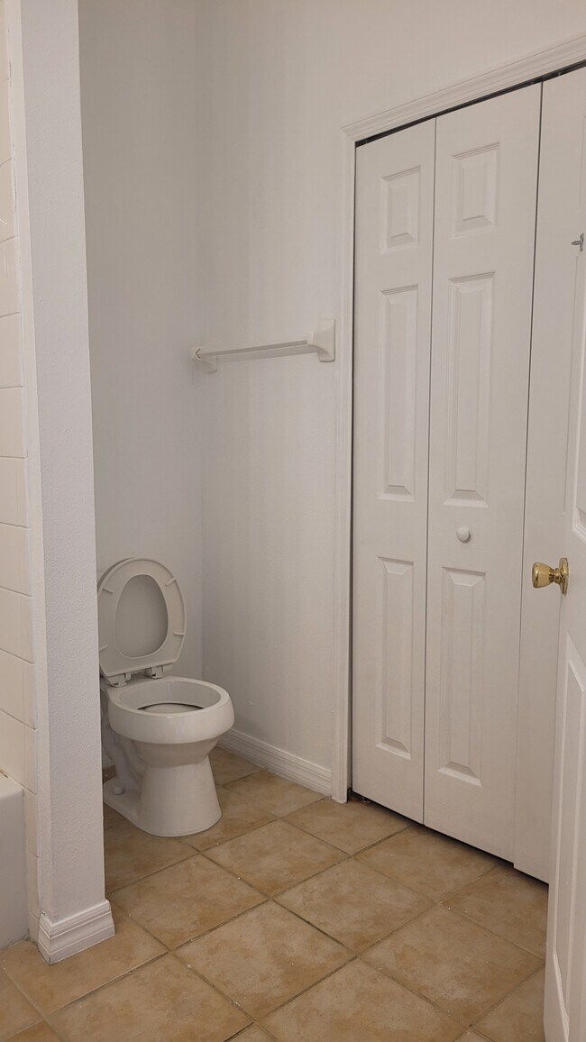 Foto del edificio - 217 Jessamine Dr