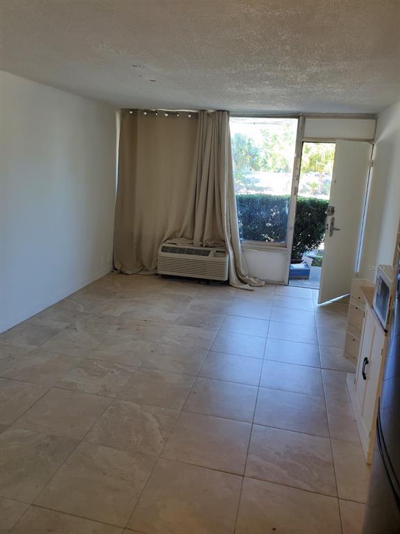 Building Photo - 7900 S Orange Blossom Trail