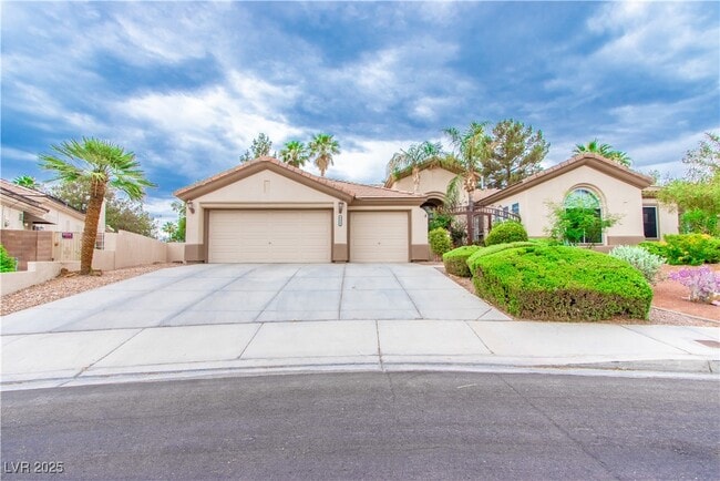 Foto del edificio - 6313 W Crestfield Ave