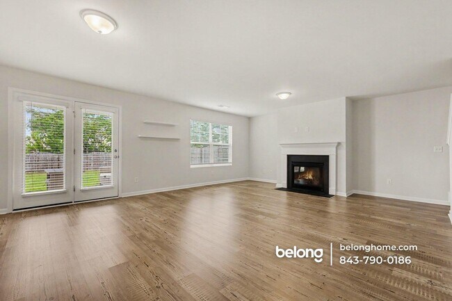Foto del edificio - 297 Windfall Rd