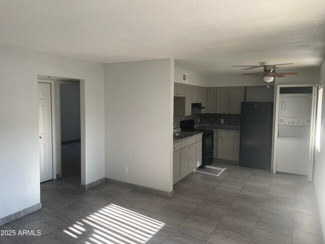 Foto del edificio - 1222 E Mountain View Rd