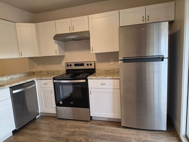 Photo - Clean upstairs 2 bedr.1 bath condo