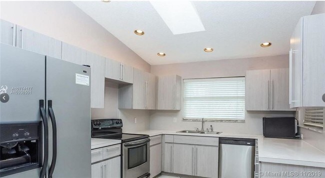 Foto del edificio - 16941 SW 5th St