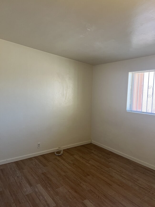 Foto del edificio - 5734 E 35th St