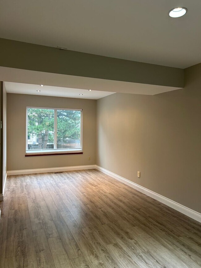 Photo - Broadmoor Glen 4 bedroom home