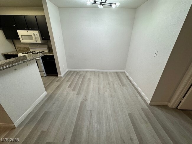 Foto del edificio - 2200 S Fort Apache Rd