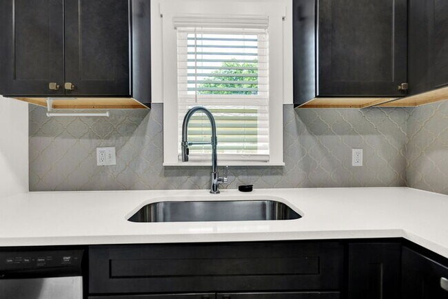 Building Photo - Kendall-Whittier Charmer in the Middle of ...