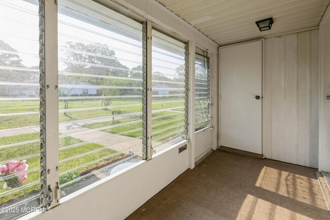 Building Photo - 873A Balmoral Ct