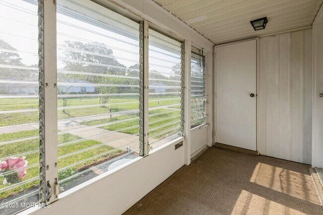 Foto del edificio - 873A Balmoral Ct