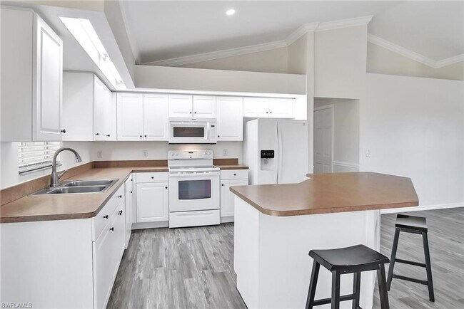 Foto del edificio - 924 NW 12th Pl