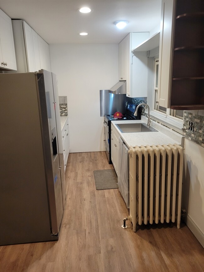 Kitchen_A - 715 Stokes Ave