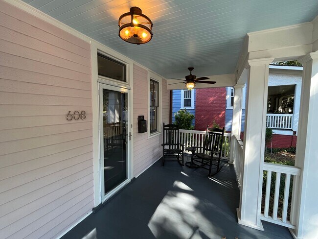 Building Photo - Incredible 3BD, 2.5BA House in Boylan Heig...