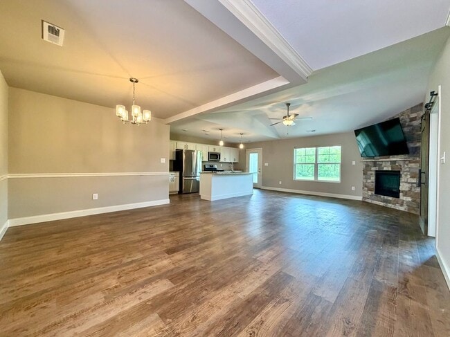 Foto del edificio - 728 Snowflower Cir