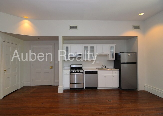Building Photo - Large 1 BR Broad Street Apartment For Lease