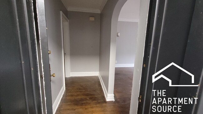 Foto del edificio - 2204 W Arthur Ave