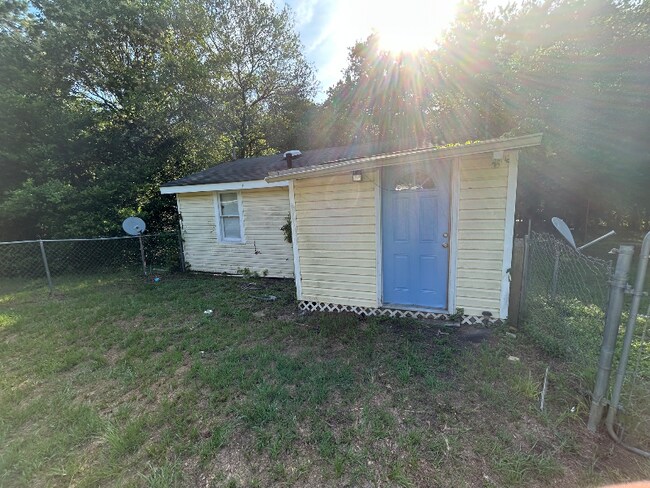 Foto del edificio - 107 Shirley Dr