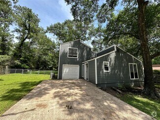Building Photo - 4745 Holly Ln E