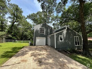 Building Photo - 4745 Holly Ln E
