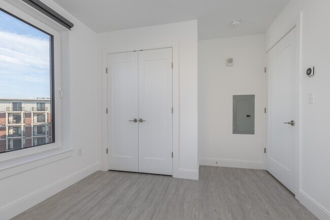 Building Photo - 42 N Beacon St