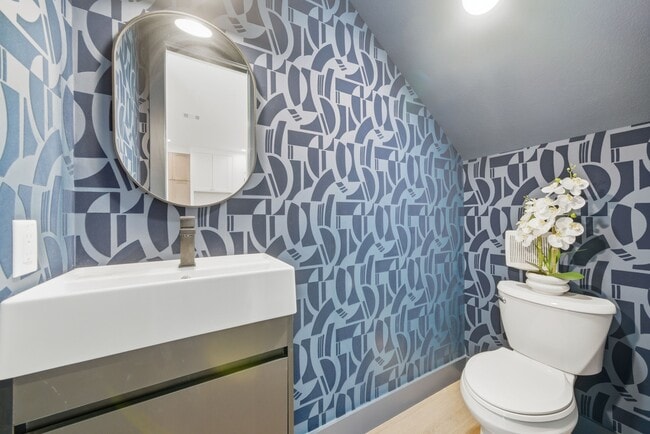 Foto del edificio - 2036 Thonig Rd