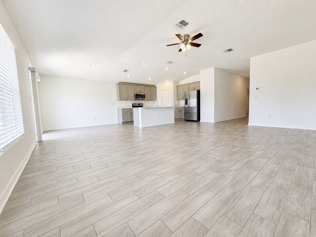 Building Photo - Live exceptionally in this 4Bedroom / 2Bath home in Daytona’s Preserve at LPGA!