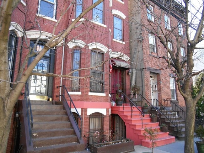 Photo - 257 York St Townhome