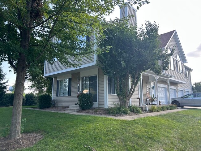 Building Photo - 270 Sandhurst Ln