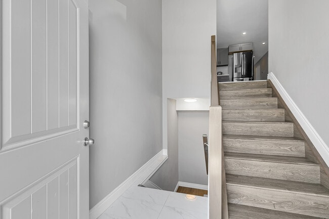 Building Photo - 652 Bridge Av