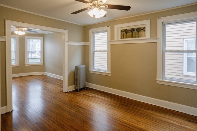 Comedor - 747 Adams Ave