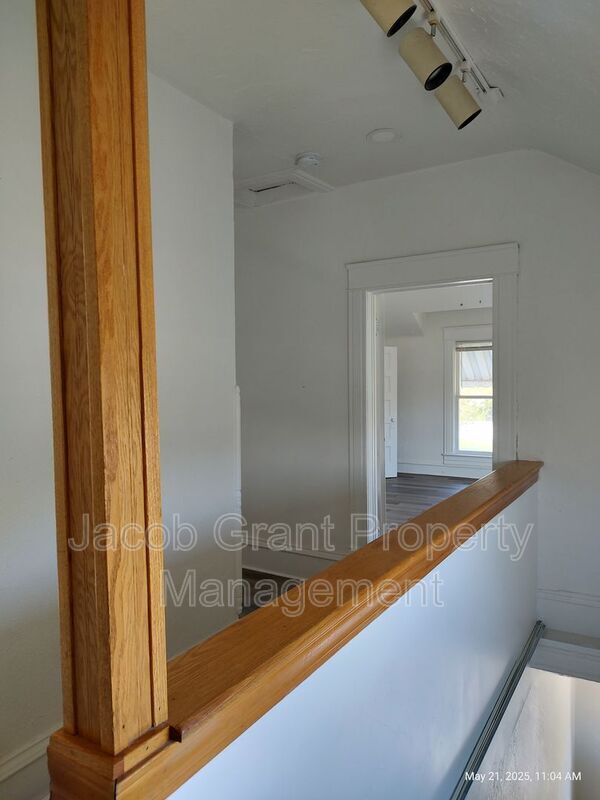 Building Photo - 66 N Stout Ave