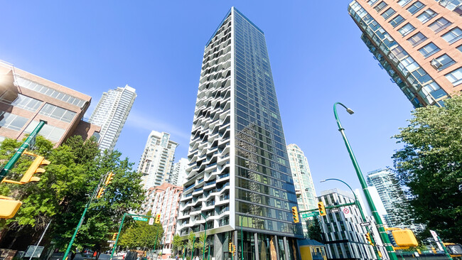Building Photo - 889 Pacific St