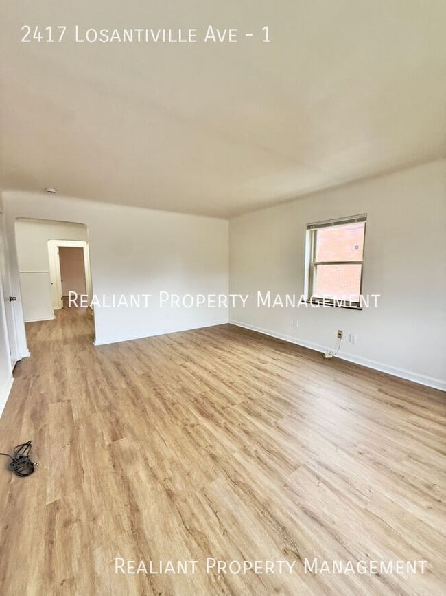 Building Photo - 2417 Losantiville Ave