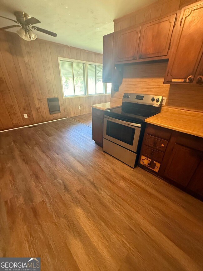 Foto del edificio - 6646 Wolf River Ct