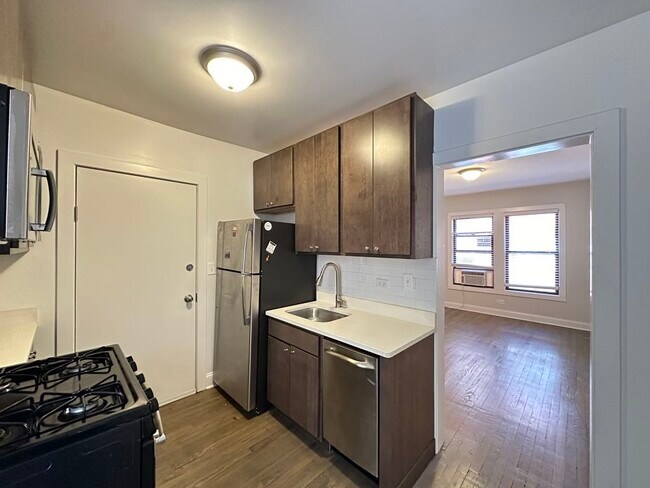 Foto del edificio - 2641 N Spaulding Ave