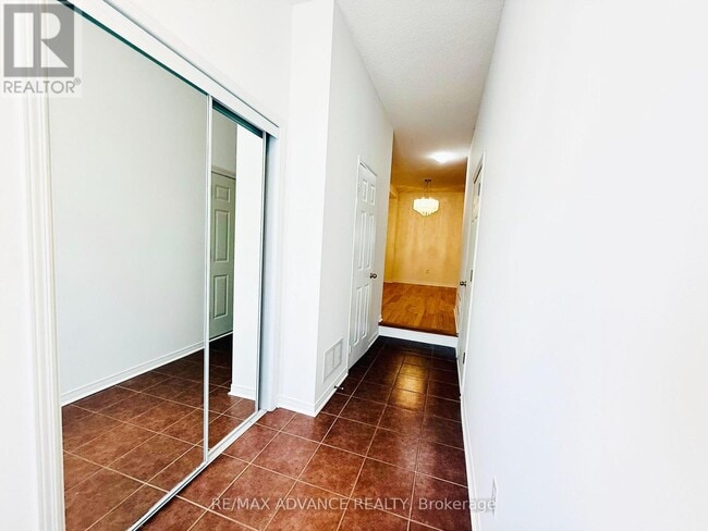 Building Photo - 137 Laramie Crescent